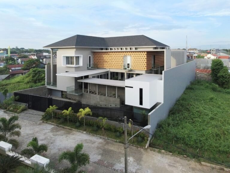 Read more about the article Bukit Villa Mas House