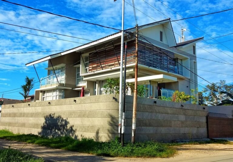 Read more about the article Gunung Agung House
