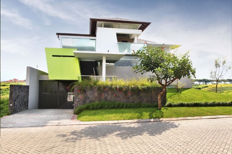 Read more about the article Ratnakencana House